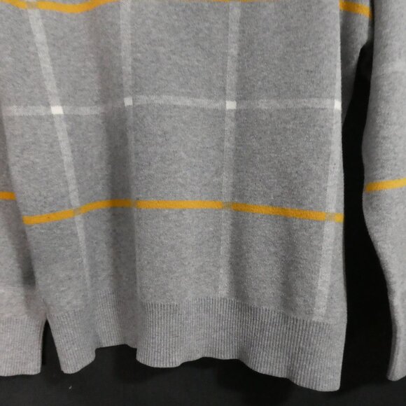 Unbranded | 20 pit to pit measured | Grey Grid - Plaid Turtleneck Sweater - Picture 13 of 14